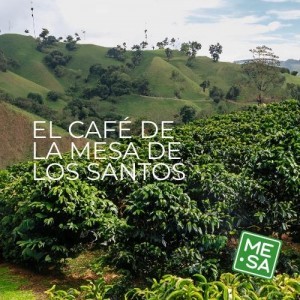 El café de la mesa de los santos