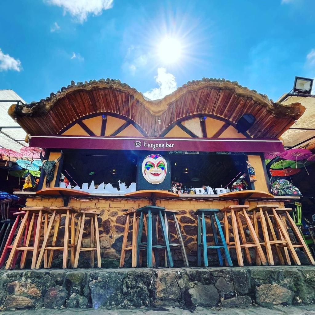 La Enojona Bar en La Mesa de los Santos_1