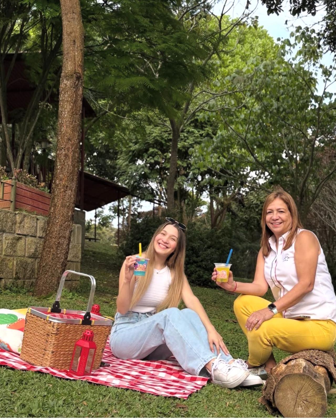 Para Parchar Granizados y Cocteles en La Mesa de los Santos _7