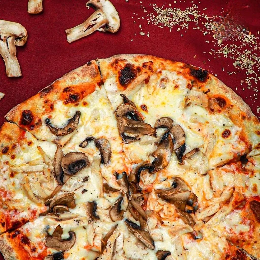 Parmigiana Pizza en La Mesa de los Santos_2