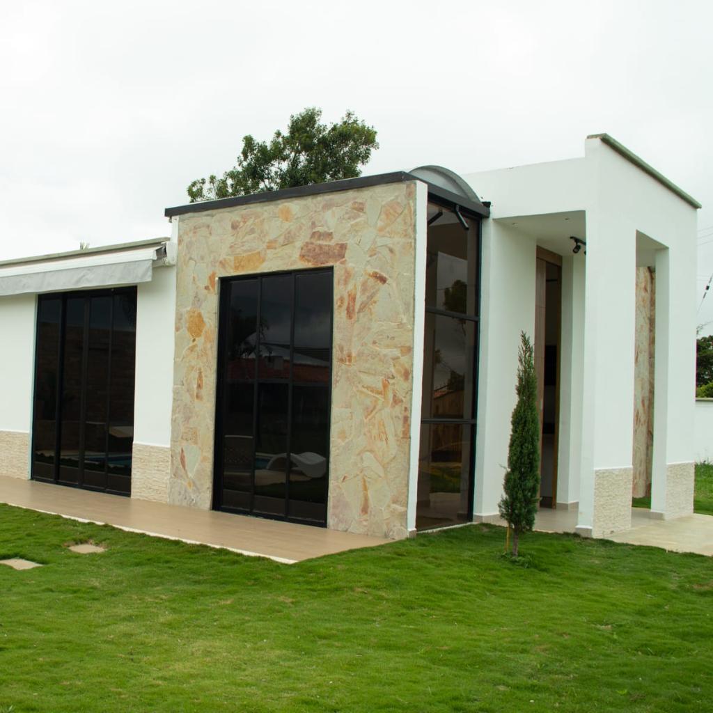 Cabaña Blessed en La Mesa de los Santos_5